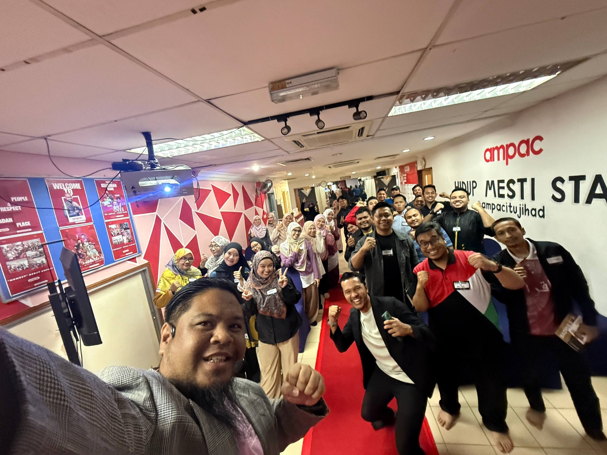 Peserta Energizer Impact bersama pasukan AMPAC